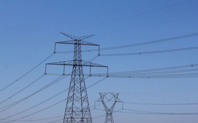 Consumo de energia tem forte queda durante período de isolamento