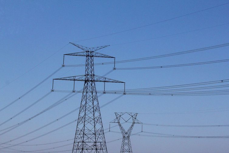 Consumo de energia tem forte queda durante período de isolamento