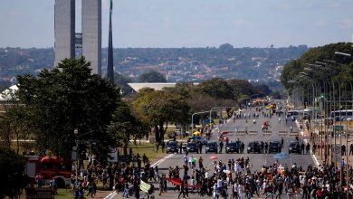 Manifestações pró e contra governo são registradas neste domingo