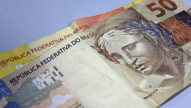 Concessões de crédito recuaram e juros caíram, diz Banco Central