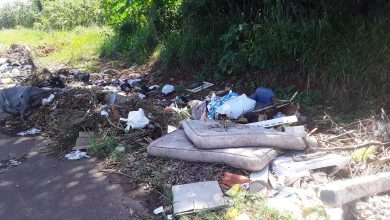 Lixo ao céu aberto em área urbana. Em época de pandemia parece que esquecemos que lixo também pode ser fatal.