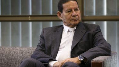 Ele lamentou a decisão do Supremo. Mourão sobre condenações de Lula: “Os crimes não são anulados. Os crimes estão ai!!!