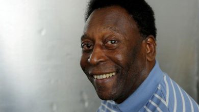 Pelé faz cirurgia para retirada de tumor no cólon
