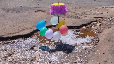 Moradores de Paraguaçu Paulista (SP) fazem protesto após um ano de buraco