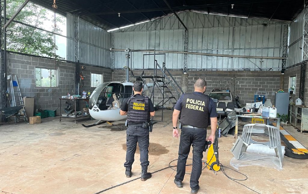 Helicóptero apreendido em Paraguaçu Paulista (SP) (Foto: Divulgação)