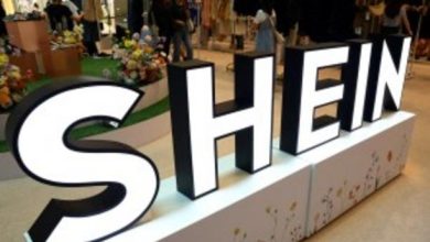 Denúncia global contra a Shein por utilizar táticas enganosas para pressionar compras, incluindo descontos falsos e mensagens abusivas, violando direitos dos consumidores e questionando sua pré-IPO.