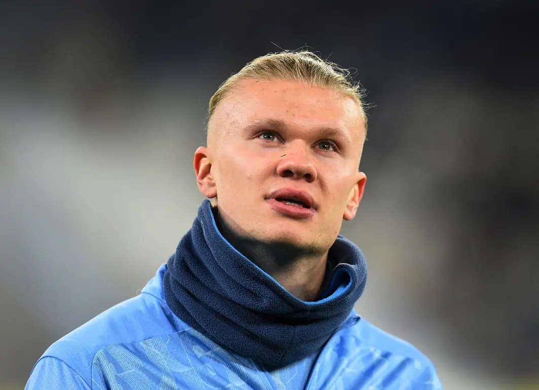 Here is the Meta Description: "Futebol: o atacante Erling Haaland, do Manchester City, é o mais valioso entre os clubes que participam da competição. A lista de jogadores mais valiosos ajuda a identificar os jogadores que mais contribuem para o sucesso do time, mostrando talentos e reconhecimento internacional."