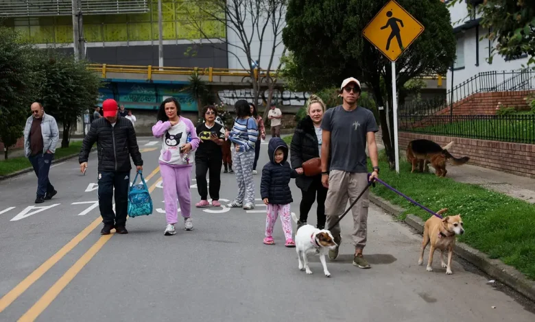Terremoto de magnitude 6,5 atinge Bogotá, Colômbia, causando danos leves e pânico, sem vítimas até agora. Autoridades trabalham em alta intensidade para avaliar danos e garantir segurança.
