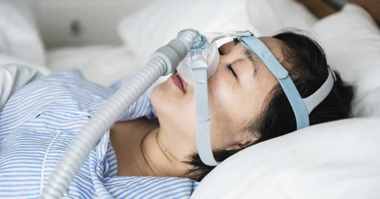 Desenvolvimento de tratamento para apneia do sono com medicamento que reduz episódios de parada respiratória e melhora qualidade do sono e capacidade de realizar atividades físicas.