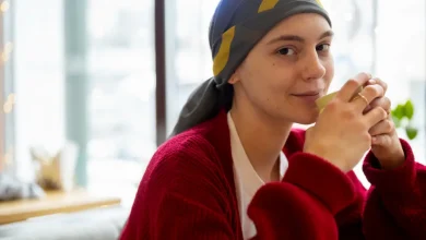 Psilocibina, uma substância presente em cogumelos mágicos, demonstra resultados surpreendentes em estudos recentes, reduzindo sintomas depressivos e ansiosos em pacientes e prometendo melhorar qualidade de vida.