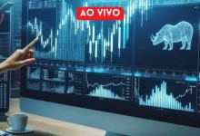 Os mercados financeiros reagem com cautela à situação política e econômica entre EUA e China, mas ganhos nos índices dos EUA indicam otimismo em relação às negociações.