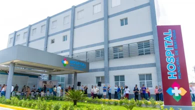 O Governo de SP investiu R$ 62 milhões no Hospital Municipal de Bertioga, ampliando sua estrutura física e melhorando serviços de saúde, contribuindo para reduzir filas de espera e melhorar qualidade de vida da população.