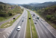 Comemoração do Corpus Christi: 16 milhões de veículos devem circular pelas rodovias estaduais, gerando congestionamentos e atrasos. Agência SP fornece informações atualizadas sobre o fluxo de veículos e condições das rodovias para ajudar os motoristas a planejar melhor seus deslocamentos.