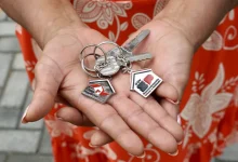 Aqui está a meta descrição: "A equipe da Casa Paulista entrega regularização fundiária para 570 moradias em Mococa, garantindo segurança jurídica e reduzindo informalidade, em parceria com o Cidade Legal, investindo R$ 2,2 milhões na qualidade de vida da população."