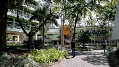 Descubra a tecnologia desenvolvida pela Universidade de São Paulo, um biossensor portátil que detecta rapidamente o vírus da Covid-19 a partir de materiais reciclados, revolucionando a detecção do vírus em áreas remotas ou em situações de emergência.