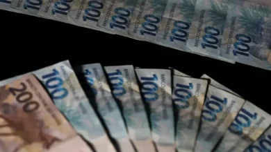 Receita bruta da União em maio: R$ 230,152 bilhões, um patamar histórico e 8,7% acima das estimativas, impulsionado pelo crescimento econômico, expansão do mercado de trabalho e melhoria da confiança dos investidores.