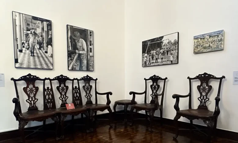 Uma exposição no Palácio Boa Vista homenageia a história da fotografia e a comunidade local, com uma retrospectiva da vida e obra de Stefania Bril, figura importante na evolução da arte em Campos do Jordão, e sua contribuição para o desenvolvimento da fotografia local.