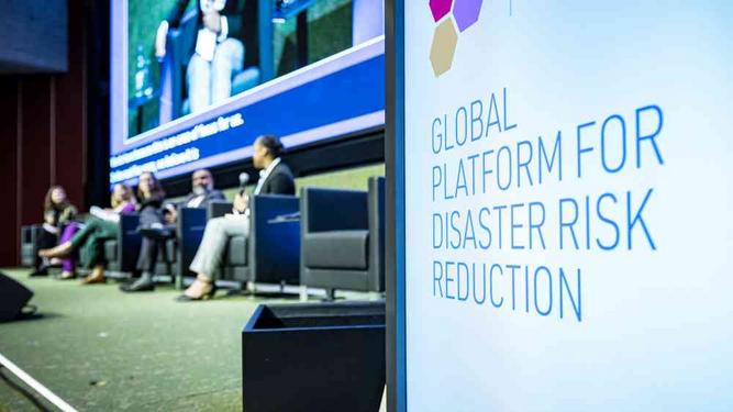 Aqui está a Meta Description: "A Defesa Civil de São Paulo se prepara para participar do evento da ONU sobre resiliência climática em Nova York, contribuindo com suas melhores práticas e conhecimentos especializados para discutir soluções integradas para prevenir e fortalecer a resiliência diante de desastres."