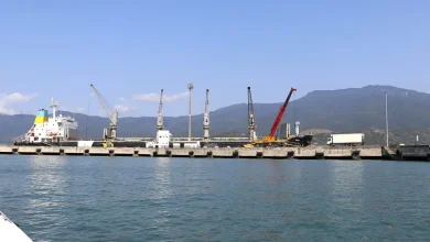 Porto de São Sebastião está pronto para expandir seu setor de óleo e gás com a instalação da primeira base offshore permanente do estado de SP, ampliando sua capacidade e gerando empregos e investimentos na região.