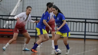 A delegação de São José dos Campos conquista o título dos Jogos Abertos da Juventude pela 5ª vez consecutiva, com uma performance impressionante em seis categorias diferentes, somando 126 pontos e demonstrando habilidade individual e capacidade de trabalho em equipe.