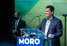 Ex-juiz Sergio Moro surge como um dos principais candidatos ao governo do Paraná com 46,5% dos votos, conquistando a liderança com propostas de redução de despesa pública e melhoria da segurança pública.