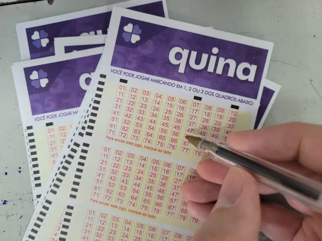 A próxima sorteio da Quina ocorrerá em 16/06, com prêmio estimado de R$ 1,5 milhão. Conheça como funciona o concurso, estratégias e sorte, e prepare-se para uma oportunidade única de ganhar prêmios.