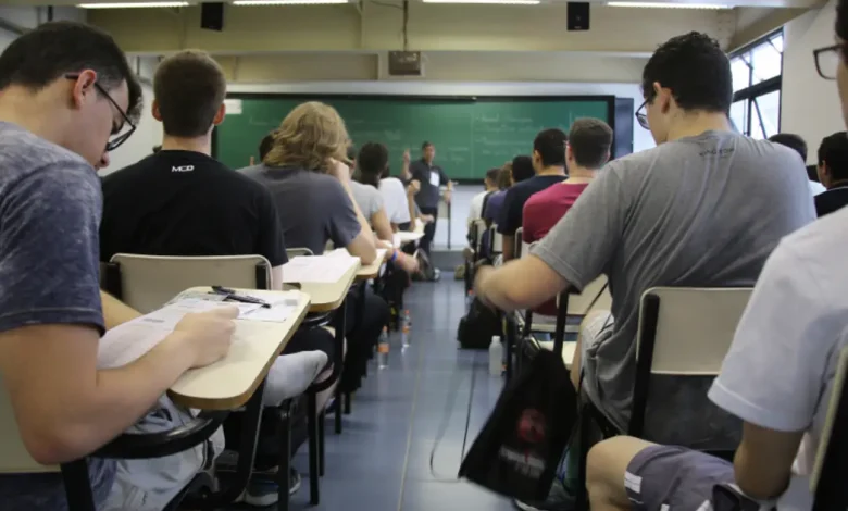 Mais de 22 mil vagas em 400 polos no Estado de São Paulo, resultados do Vestibular 2025 estão disponíveis no site oficial. A Univesp oferece cursos rigorosamente avaliados e reconhecidos, com a primeira chamada para aprovados em 24 de junho.
