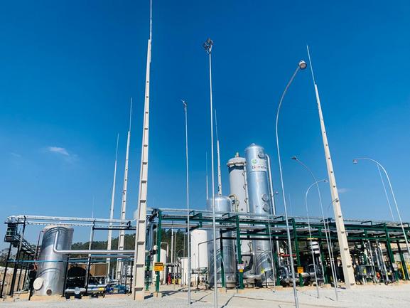 "O Estado de São Paulo se aproxima da transição energética com acordo internacional e aplicação para impulsionar setor de biometano. A parceria visa ampliar uso de energias renováveis, reduzir emissões de gases de efeito estufa e estimular produção de biogás e biometano."