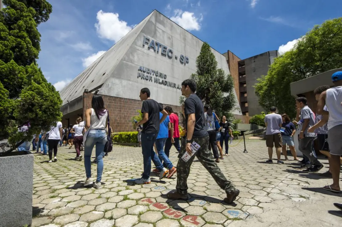 Prazo para inscrição no Vestibular das Fatecs está prestes a expirar. Inscreva-se até as 20h de hoje e aproveite oportunidade única de ingressar em cursos superiores gratuitos em mais de 12 mil vagas disponíveis.
