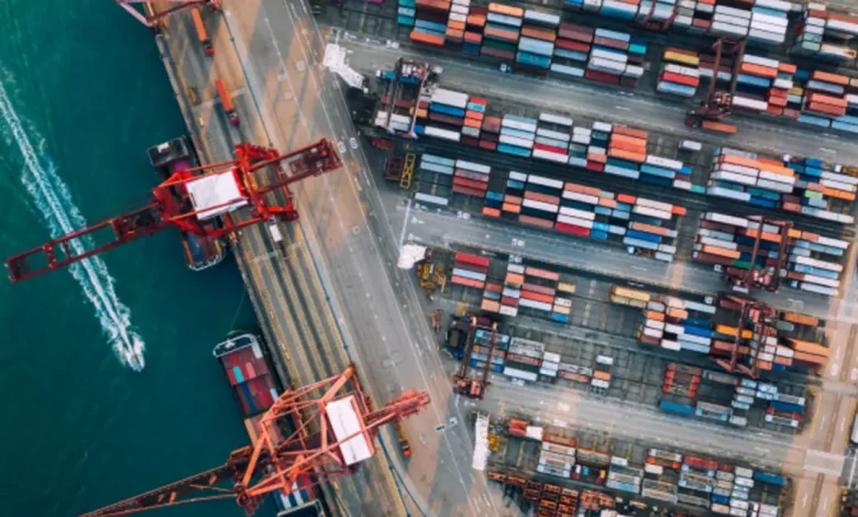 Pequenos negócios paulistas podem se capacitar para exportação graças ao programa Exporta SP, uma iniciativa gratuita da Agência SP que fornece habilidades e conhecimentos para competir no mercado global.