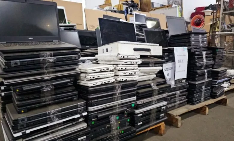 Fundo Social de São Paulo organiza leilão eletrônico com mais de 120 lotes de bens inservíveis à venda online. Equipamentos eletrônicos, obras de arte e objetos de decoração em preço de custo, sem logística de transporte e armazenamento.