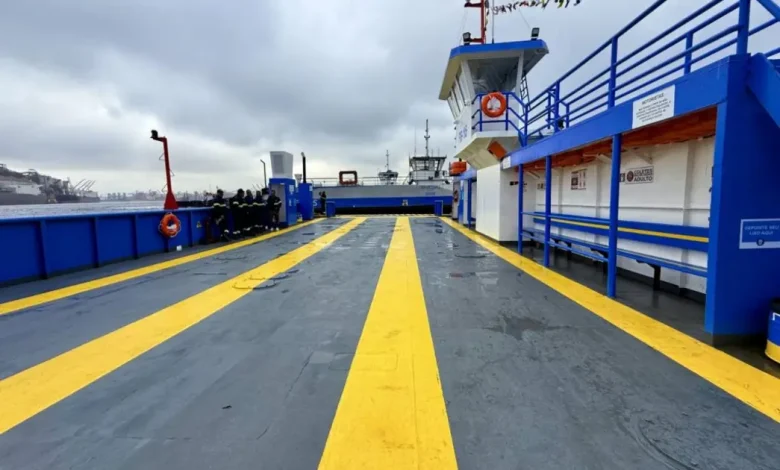 Entrega da FB-16, embarcação modernizada com investimento de R$ 4,7 milhões, melhorando a qualidade e segurança dos serviços de travessias litorâneas no Estado de São Paulo.