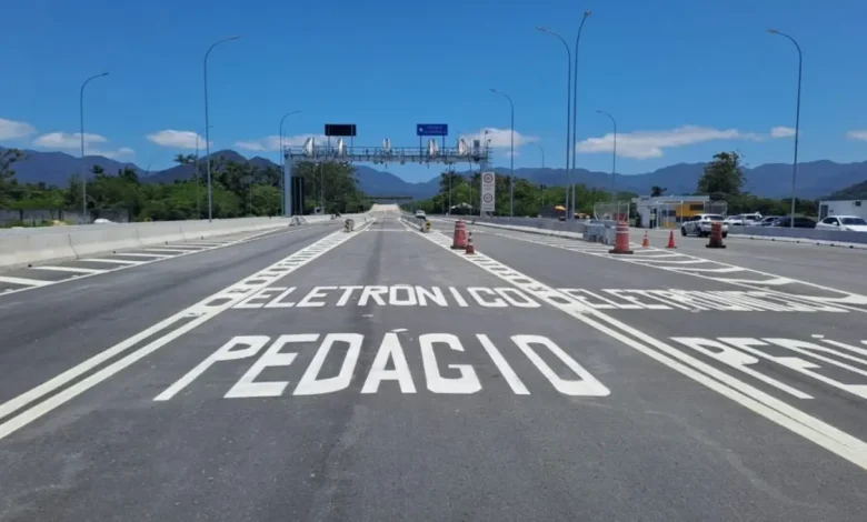 Siga Fácil: Eliminando Cancelas e Garantindo Fluidez no Trânsito em São Paulo 1 Descubra como funciona o Siga Fácil, sistema de pedágio eletrônico que promete eliminar cancelas e garantir mais fluidez no trânsito em São Paulo, com tecnologia de IoT e benefícios para motoristas e a cidade.