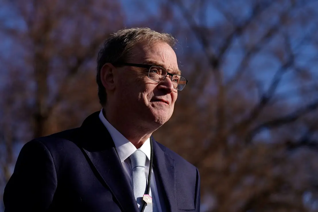 O diretor do Conselho Econômico Nacional, Kevin Hassett, é considerado um possível candidato ao cargo de presidente do Federal Reserve, devido sua experiência em política econômica e sua ligação com o presidente Trump.