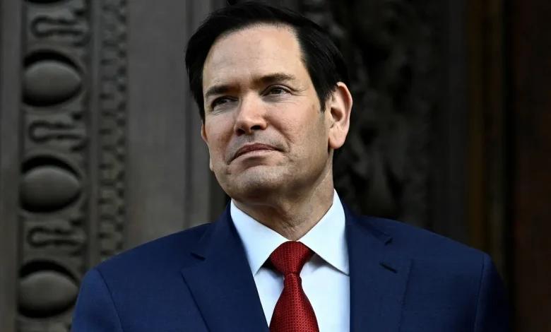 O Secretário de Estado americano manifesta otimismo sobre negociações entre Ucrânia e Rússia 1 O secretário de Estado americano Marco Rubio manifesta otimismo sobre as negociações de paz entre Ucrânia e Rússia após reunião com o chanceler chinês, afirmando que ambas as partes desejam um acordo.