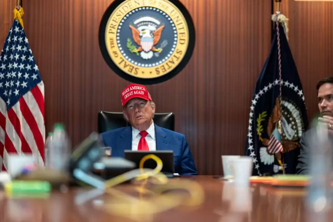 Brazilian politicians Lula and Alckmin join the US-style MAGA trend, sparking debate on cultural influence and identity.