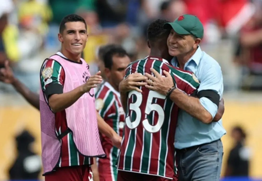 "Fluminense e Al Hilal se enfrentam no Mundial de Clubes da FIFA em Orlando, EUA, em uma partida emocionante marcada por um ambiente eletrizante e valores dinâmicos para os ingressos."