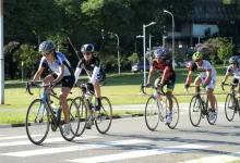 Praticar ciclismo em áreas verdes promove saúde física, bem-estar emocional e reduz estresse, melhorando autoestima e confiança, com benefícios adicionais para a saúde e qualidade de vida.