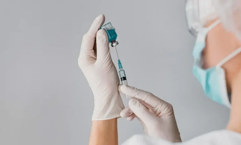 Vacina contra Covid-19 alcança marco em desenvolvimento após sucesso em testes clínicos 1 Equipe de cientistas da USP alcança marco em desenvolvimento de vacina contra Covid-19 após sucesso em testes clínicos. Imunizante demonstrou ser seguro e eficaz, mas ainda precisa ser testado em mais voluntários para confirmar sua segurança e eficácia em diferentes grupos populacionais.