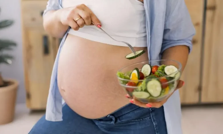 Consumo Inadequado de Iodo: Riscos para Gestantes e Bebês 1 A pesquisa revela que o consumo inadequado de iodo coloca gestantes e bebês em risco. Descubra as causas da deficiência de iodo e como garantir o desenvolvimento saudável do feto.