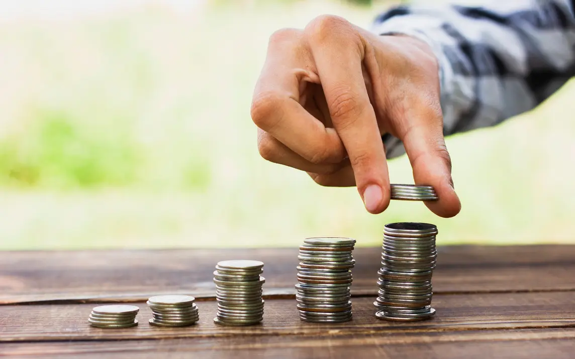 Descubra qual empresa brasileira paga mais dividendos: Petrobras, Vale ou Itaú. Compare as taxas de distribuição anual e veja quanto R$ 10 mil rendem em dividendos.