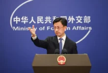 China expressa preocupação com tarifas americanas de 50% sobre produtos brasileiros a partir de 1º de agosto. Guo Jiakun, porta-voz do ministério das Relações Exteriores, defende soluções baseadas na equidade e reforça o compromisso com o multilateralismo