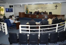 Câmara Municipal de Paranaguá aprova projetos do Prefeito Antian em 31/07/2025. Avanço para infraestrutura, serviços públicos e qualidade de vida da cidade. Executivo e Legislativo trabalham juntos pelo desenvolvimento de Paranaguá.
