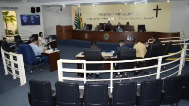 Câmara Municipal de Paranaguá aprova projetos do Prefeito Antian em 31/07/2025. Avanço para infraestrutura, serviços públicos e qualidade de vida da cidade. Executivo e Legislativo trabalham juntos pelo desenvolvimento de Paranaguá.