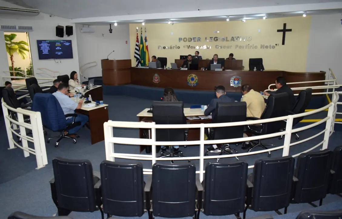 Câmara Municipal de Paranaguá aprova projetos do Prefeito Antian em 31/07/2025. Avanço para infraestrutura, serviços públicos e qualidade de vida da cidade. Executivo e Legislativo trabalham juntos pelo desenvolvimento de Paranaguá.