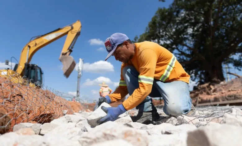 A campanha mais ambiciosa da história do Estado de São Paulo, Campanha SP pra Toda Obra, visa modernizar estradas e melhorar qualidade de vida dos paulistanos, apresentando estatísticas e ações concretas para um futuro seguro e desenvolvido.