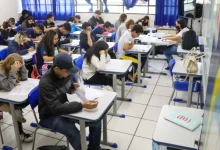 Próxima semana é dia da prova Prontos pro Mundo! Mais de 100 escolas aguardam resultados para levar estudantes a intercâmbio internacional. 500 vagas para o primeiro semestre de 2026.