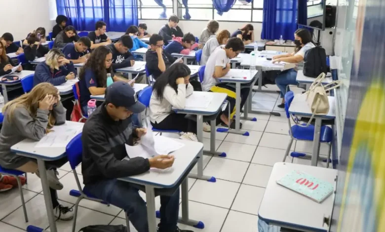 Prontos pro Mundo: Mais de 100 escolas aguardam resultados de intercâmbio internacional 1 Próxima semana é dia da prova Prontos pro Mundo! Mais de 100 escolas aguardam resultados para levar estudantes a intercâmbio internacional. 500 vagas para o primeiro semestre de 2026.
