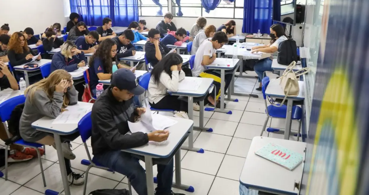 Prontos pro Mundo: Mais de 100 escolas aguardam resultados de intercâmbio internacional 14 Próxima semana é dia da prova Prontos pro Mundo! Mais de 100 escolas aguardam resultados para levar estudantes a intercâmbio internacional. 500 vagas para o primeiro semestre de 2026.