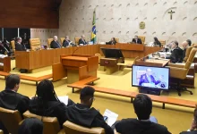 Cancelamento de vistos dos EUA afeta ministros do STF e suas famílias, gerando preocupação na comunidade jurídica e política brasileira, e levantando questionamentos sobre segurança e integridade dos membros do STF.